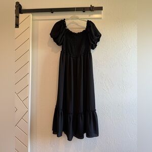 Max Studio Black Maxi Dress with Puff Sleeves Size Large